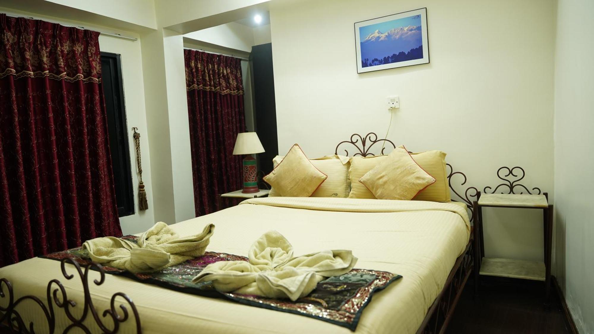 Cosy Hotel Бактапур Екстериор снимка