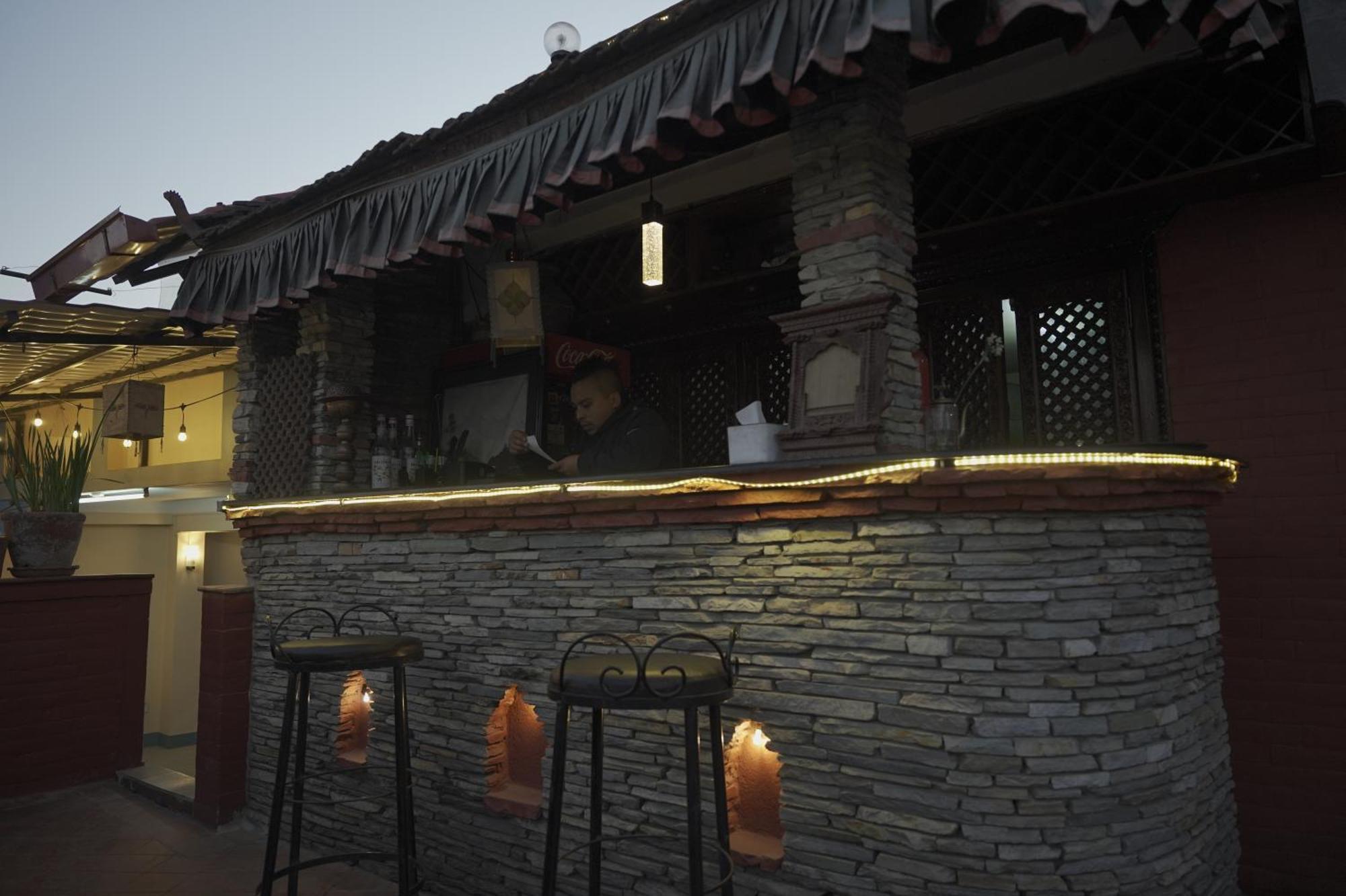 Cosy Hotel Бактапур Екстериор снимка