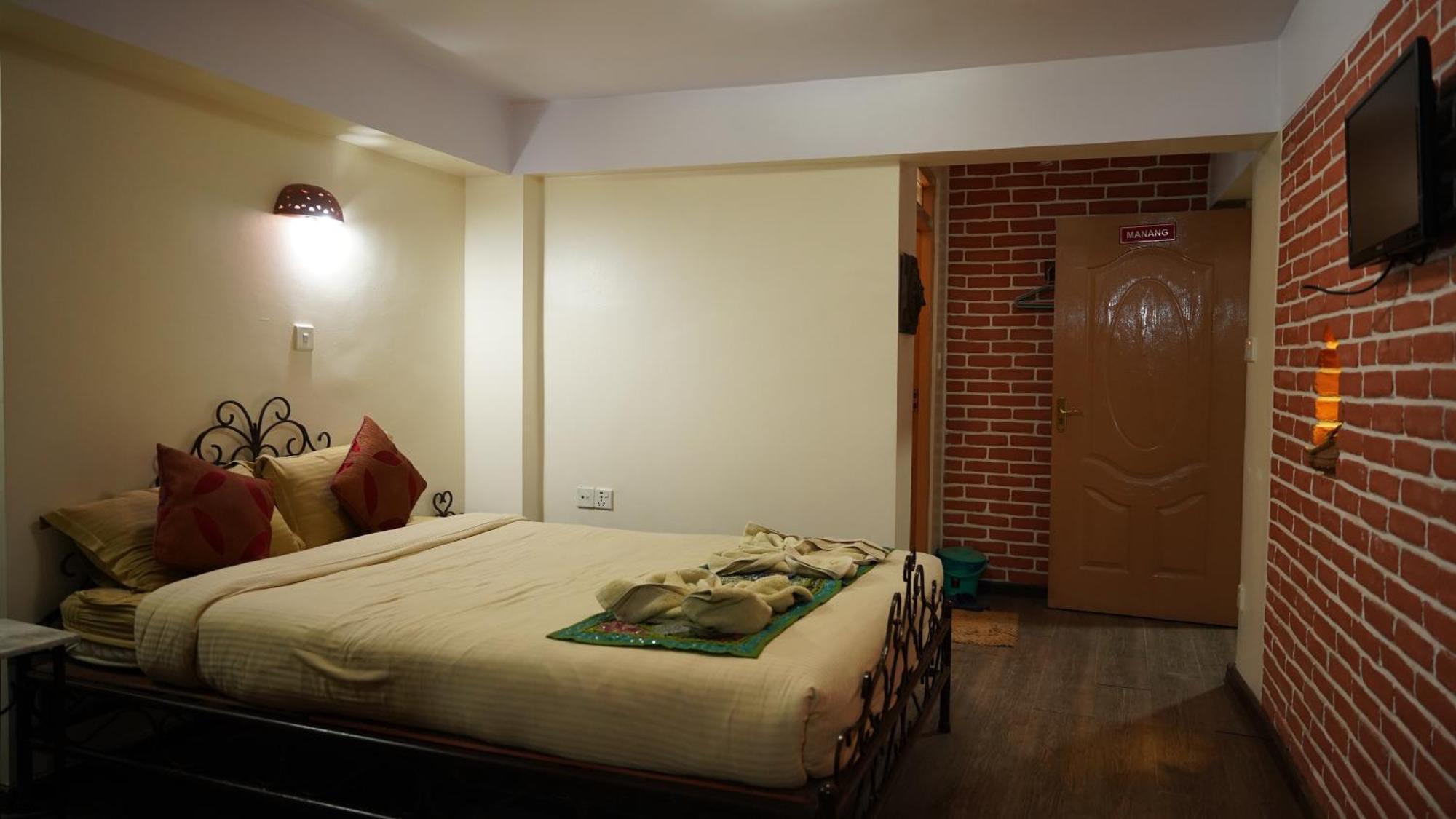 Cosy Hotel Бактапур Екстериор снимка