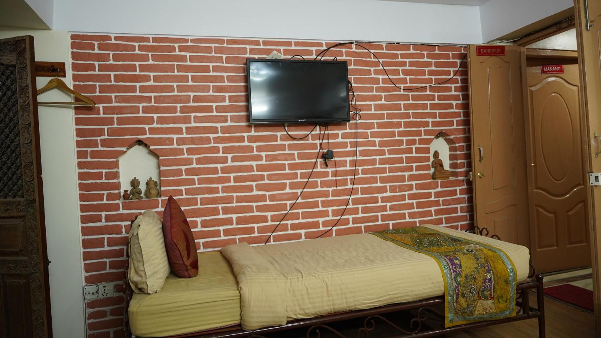 Cosy Hotel Бактапур Екстериор снимка