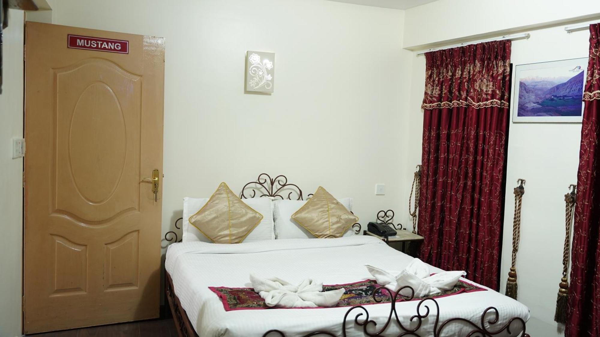 Cosy Hotel Бактапур Екстериор снимка