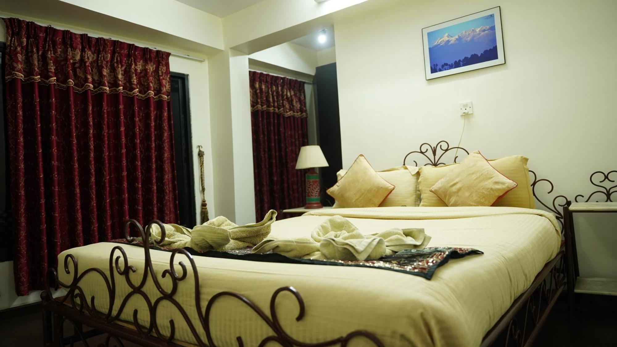 Cosy Hotel Бактапур Екстериор снимка