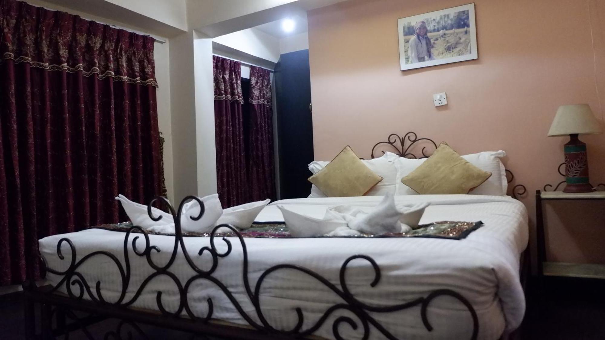 Cosy Hotel Бактапур Екстериор снимка