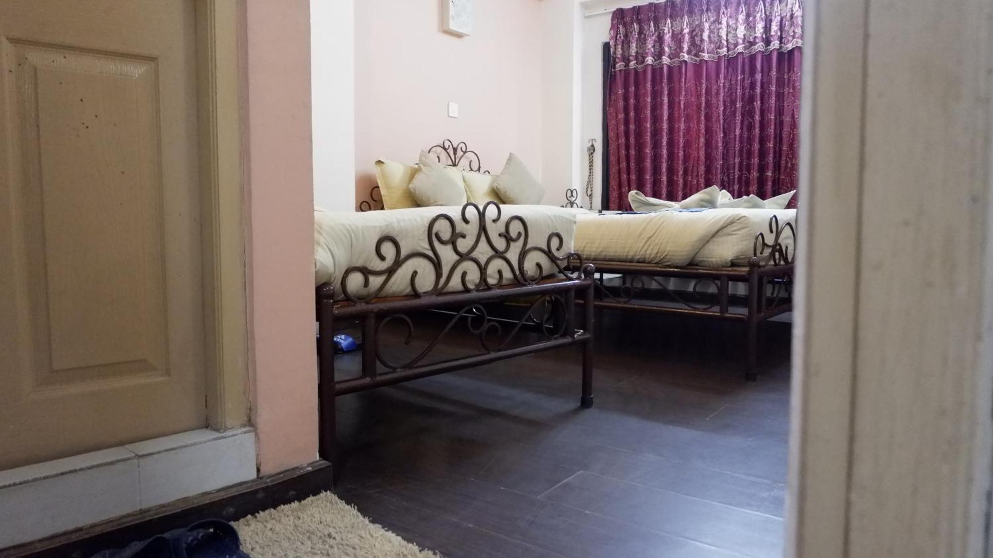 Cosy Hotel Бактапур Екстериор снимка