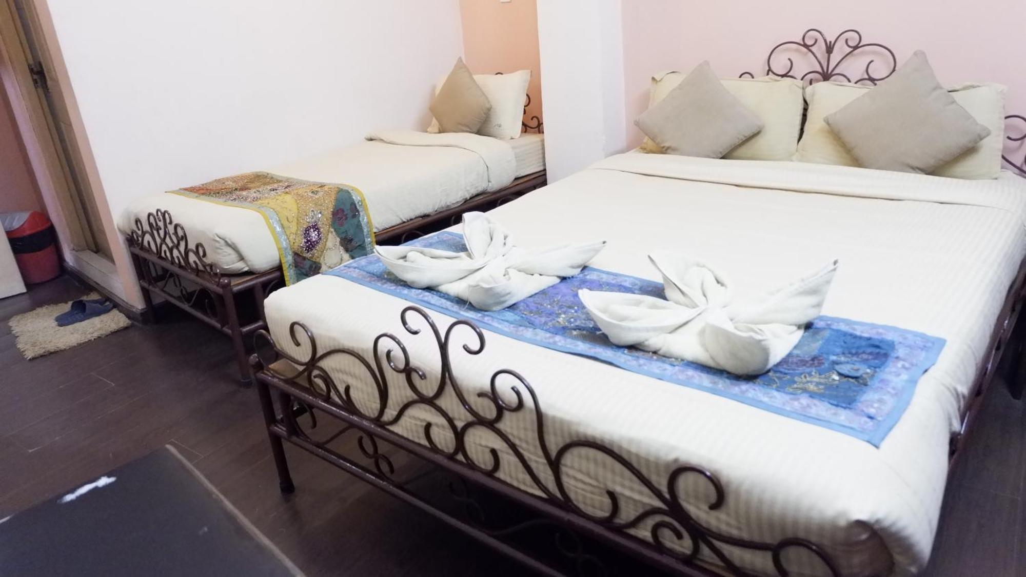 Cosy Hotel Бактапур Екстериор снимка