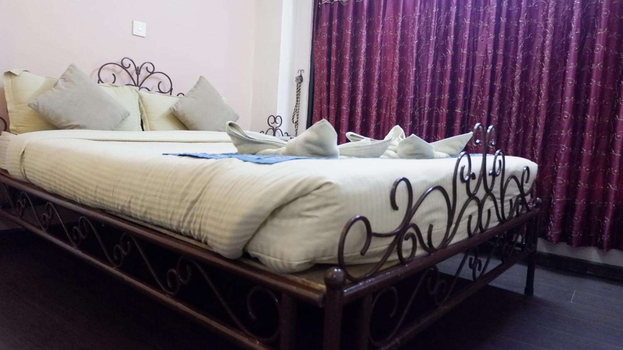 Cosy Hotel Бактапур Екстериор снимка