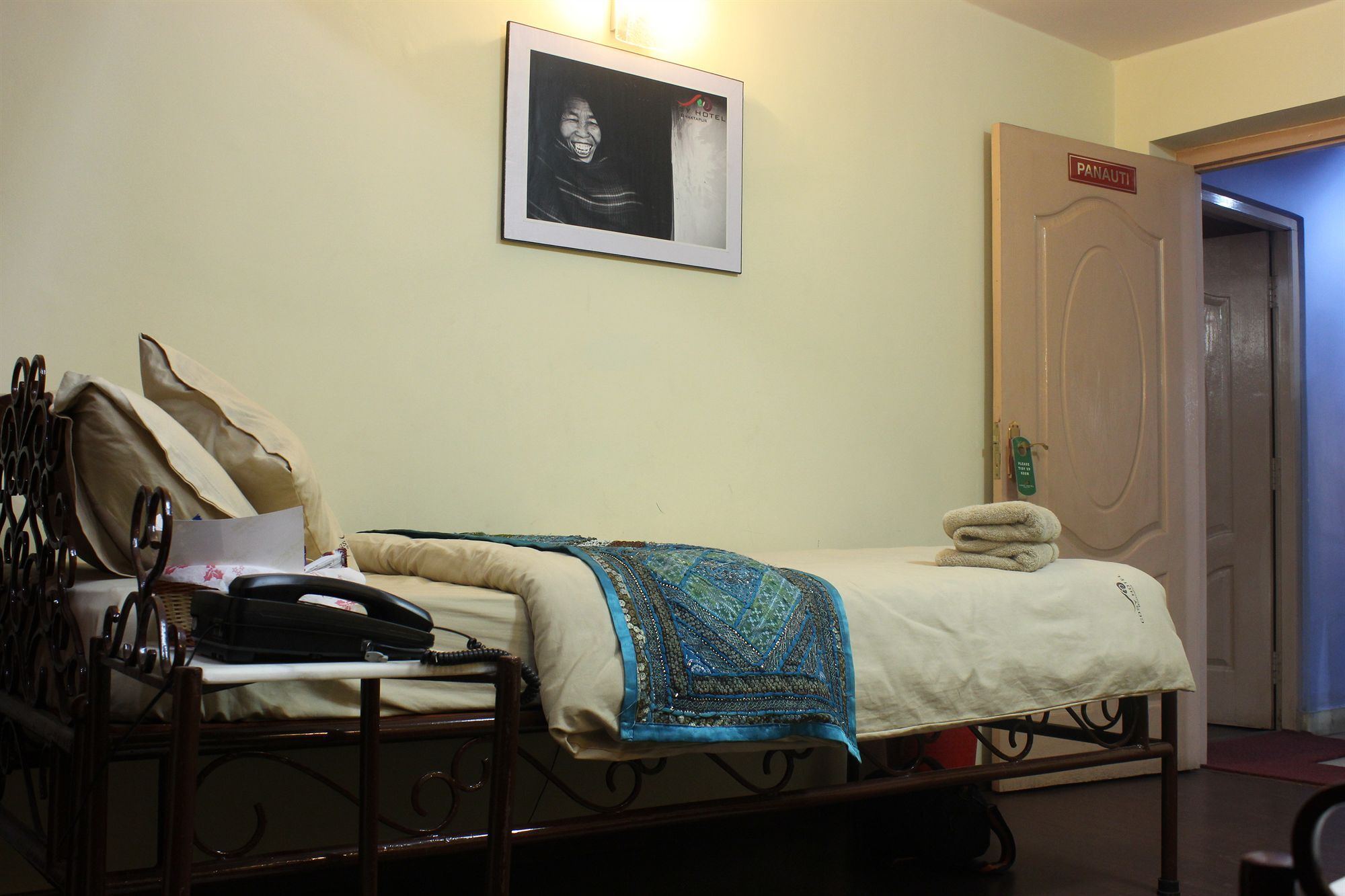 Cosy Hotel Бактапур Екстериор снимка