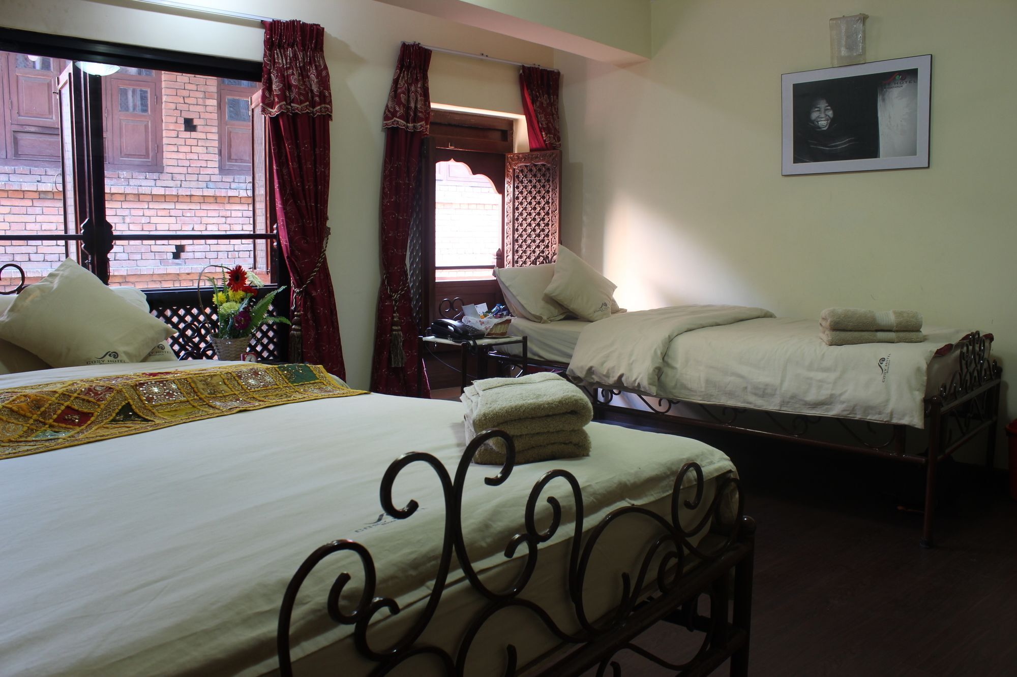 Cosy Hotel Бактапур Екстериор снимка